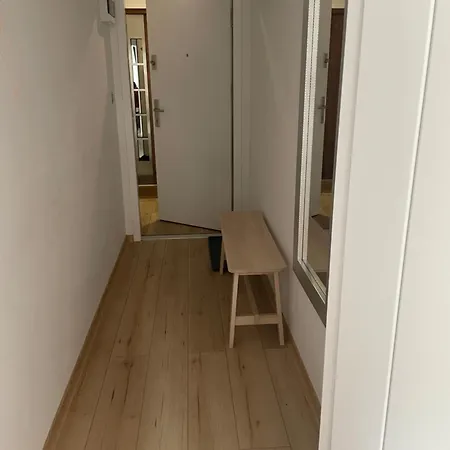Apartmán Przystanek Komuny Paryskiej - 3 M 1 *