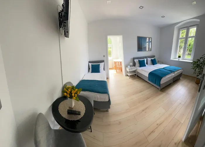 Przystanek Komuny Paryskiej - 3 M 1 Karpacz