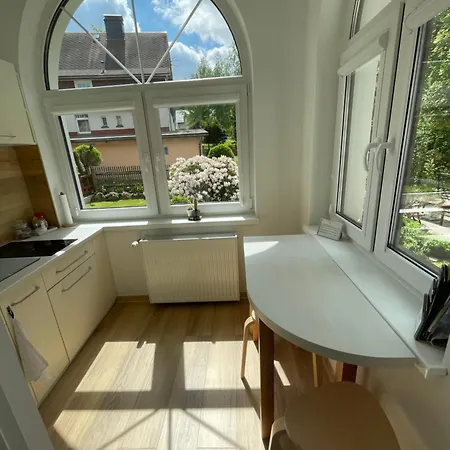 Apartment Przystanek Komuny Paryskiej - 3 M 1 *