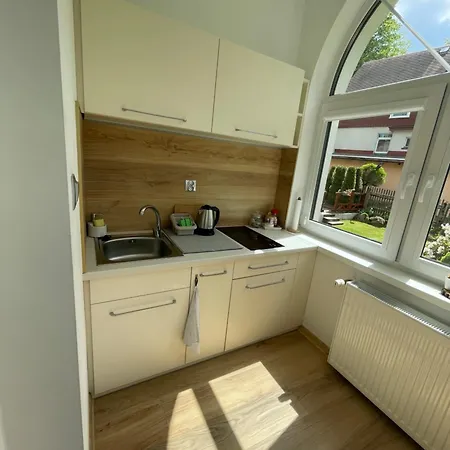 Przystanek Komuny Paryskiej - 3 M 1 Apartment *