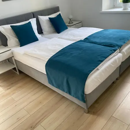 Apartment Przystanek Komuny Paryskiej - 3 M 1 *