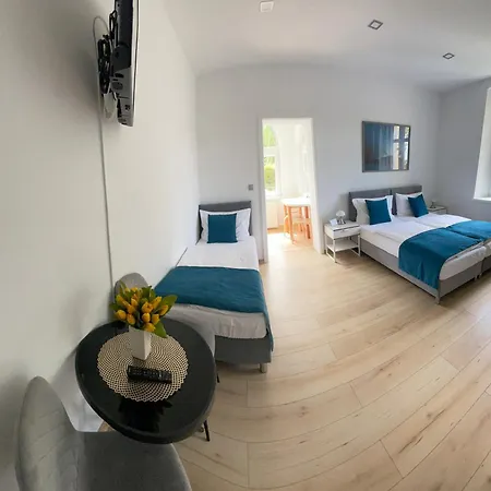 Przystanek Komuny Paryskiej - 3 M 1 Karpacz