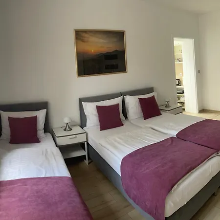 Apartment Przystanek Komuny Paryskiej - 3 M 1