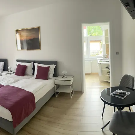 Appartement Przystanek Komuny Paryskiej - 3 M 1 *