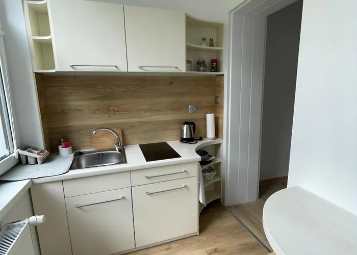 Przystanek Komuny Paryskiej - 3 M 1 Daire *